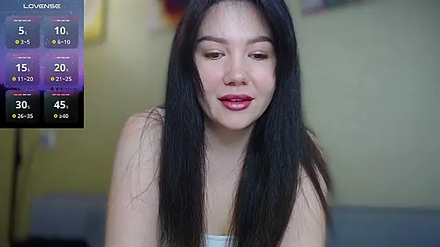 Snapshot of AlexaCruze chatting on February 14, 6:40 pm AlexaCruze online show from February 14, 6:40 pm