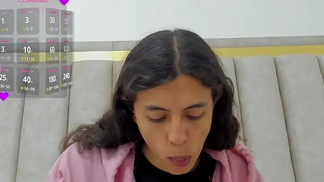 FreyaMoller online show from October 11, 7:45 pm