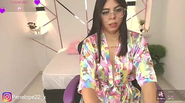 Snapshot of penelope22x_ chatting on March 12, 7:35 am penelope22x online show from March 12, 7:35 am