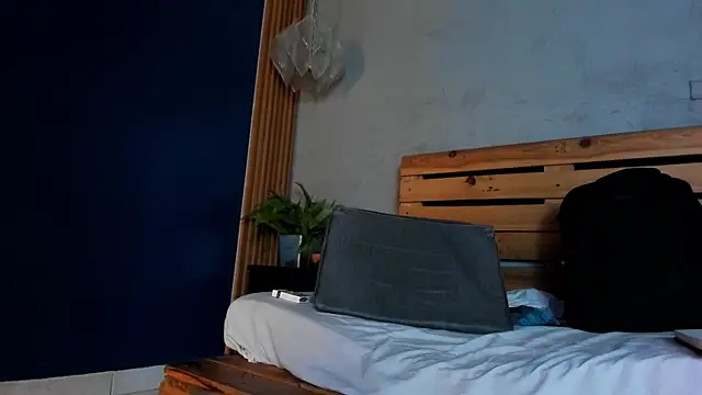 Snapshot of french_sexx chatting on December 20, 4:31 am french sexx online show from December 20, 4:31 am