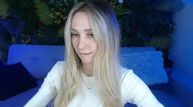 Snapshot of Horny_Blond chatting on January 27, 9:13 am Horny Blond online show from January 27, 9:13 am