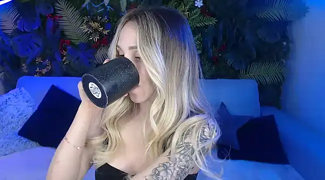 Snapshot of Horny_Blond chatting on March 4, 9:07 am Horny Blond online show from March 4, 9:07 am