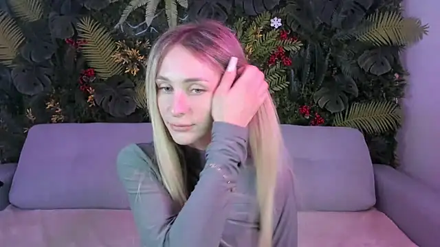 Snapshot of Horny_Blond chatting on September 15, 8:03 am Horny Blond online show from September 15, 8:03 am