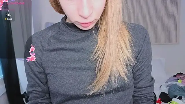 Elis Fox online show from February 15, 7:05 am