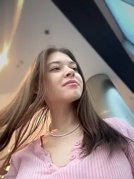 Snapshot of Times__Square chatting on December 6, 9:10 am Times Square online show from December 6, 9:10 am