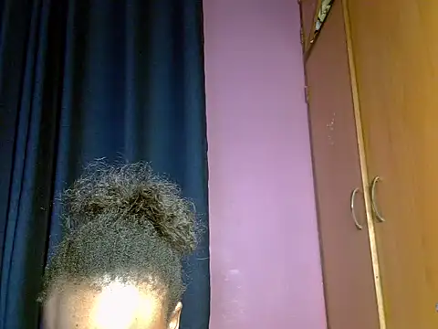 Queen petite  online show from April 22, 7:48 pm