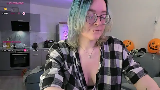 alisahug online show from October 27, 8:07 am