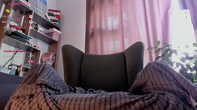 alisahug online show from July 7, 6:47 am