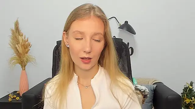 LolaWilsons online show from December 30, 1:36 pm