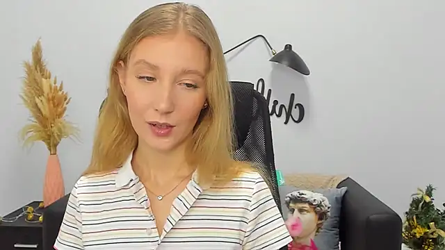 LolaWilsons online show from January 5, 10:10 am