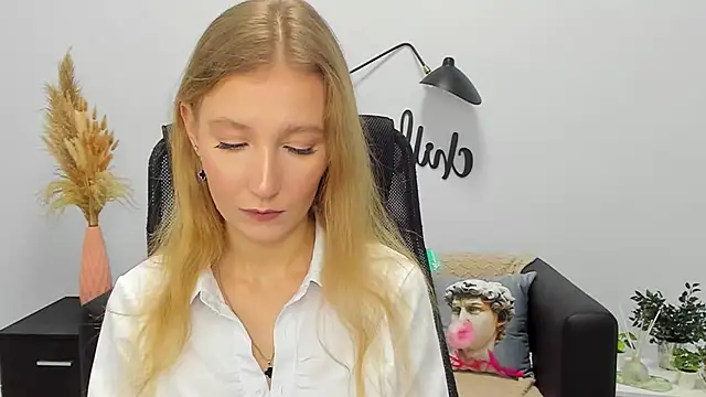 LolaWilsons online show from January 10, 9:44 am