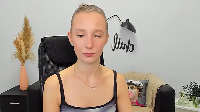 LolaWilsons online show from January 31, 9:27 am