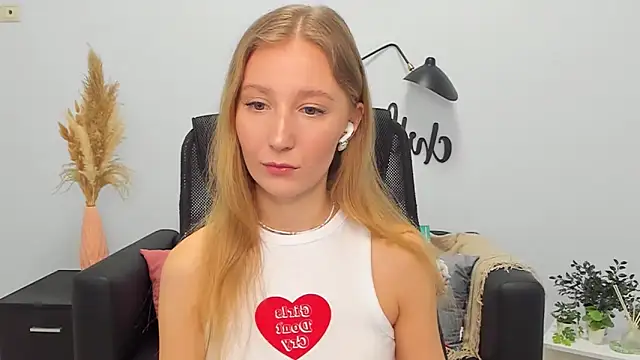 LolaWilsons online show from February 11, 9:20 am