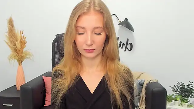 LolaWilsons online show from February 27, 6:18 am