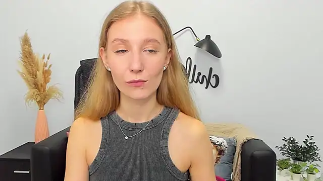 LolaWilsons online show from March 10, 2:05 pm