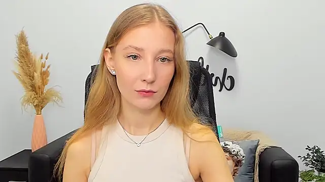 LolaWilsons online show from March 18, 6:14 am