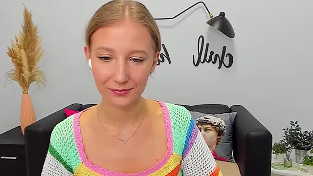 LolaWilsons online show from November 3, 11:11 am