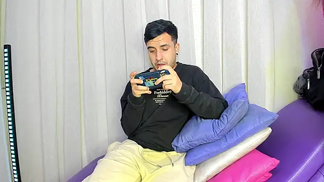 SlimLoves online show from February 8, 7:12 am