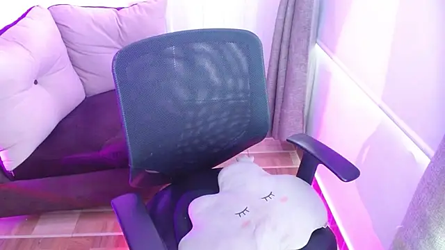 milfrousse online show from February 2, 3:49 pm