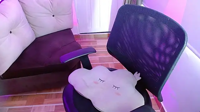 milfrousse online show from February 11, 4:13 pm