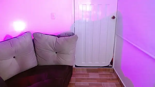 milfrousse online show from February 16, 10:11 am