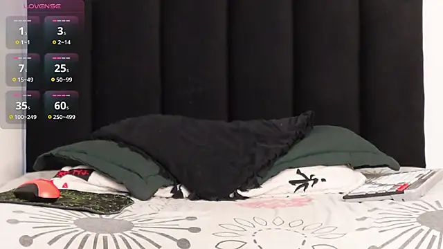 Snapshot of MarcoAlexLatino chatting on October 31, 3:29 am MarcoAlexLatino online show from October 31, 3:29 am