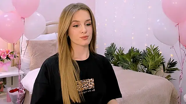 RozzitaBedberry online show from January 27, 7:13 pm