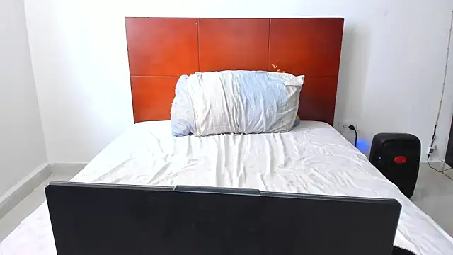 Snapshot of Chandler_ken chatting on February 11, 12:43 pm Chandler ken online show from February 11, 12:43 pm