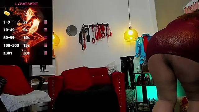 LiaTaylorr online show from March 10, 12:37 pm