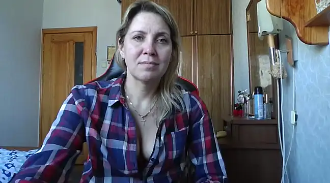 IrinaB1 online show from February 19, 7:50 am