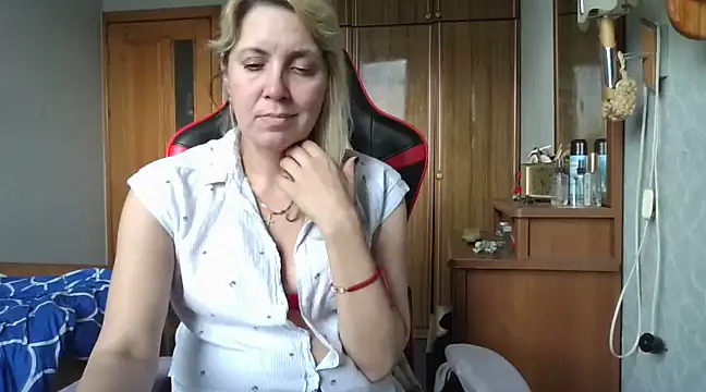 IrinaB1 online show from March 14, 2:30 pm