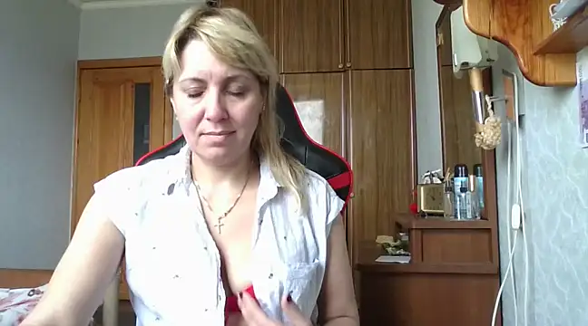 IrinaB1 online show from March 15, 8:04 am