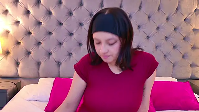 SamantaG online show from March 27, 1:55 pm