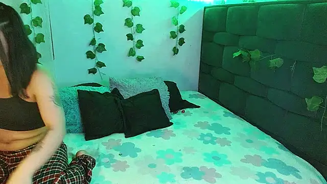 the lesbian game online show from February 5, 3:45 am