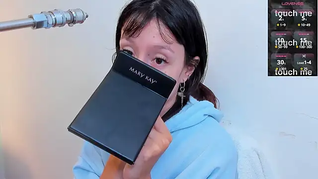 Snapshot of lizzy_davis_1 chatting on October 27, 3:54 am lizzy davis 1 online show from October 27, 3:54 am