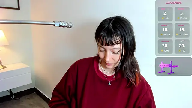 Snapshot of lizzy_davis_1 chatting on November 12, 4:13 am lizzy davis 1 online show from November 12, 4:13 am