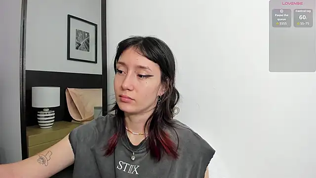 Snapshot of lizzy_davis_1 chatting on November 22, 4:00 am lizzy davis 1 online show from November 22, 4:00 am