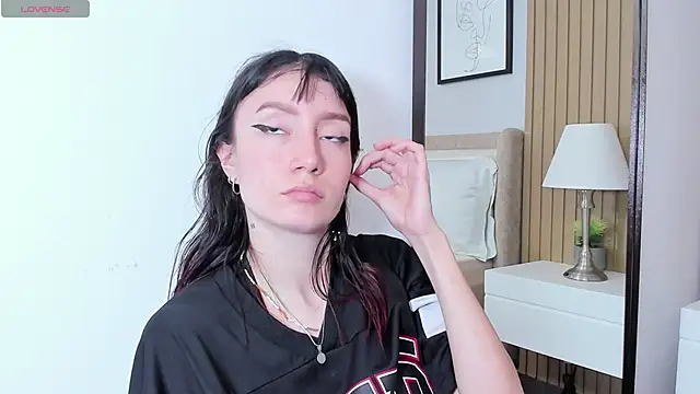 Snapshot of lizzy_davis_1 chatting on November 23, 7:46 pm lizzy davis 1 online show from November 23, 7:46 pm