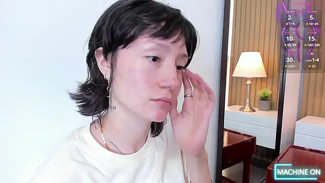 Snapshot of lizzy_davis_1 chatting on December 5, 4:10 am lizzy davis 1 online show from December 5, 4:10 am