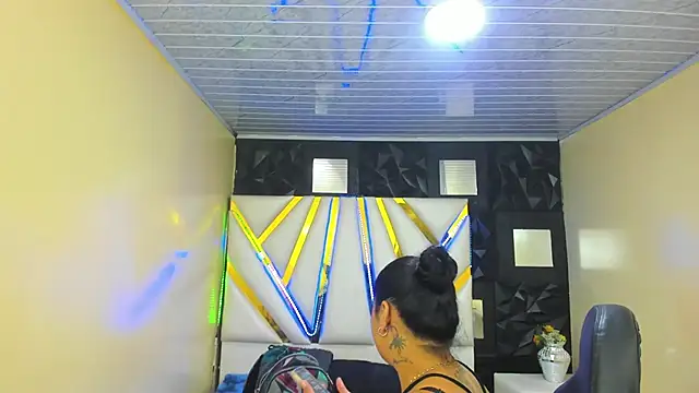 NikolPervertUnlimit online show from April 10, 10:36 pm