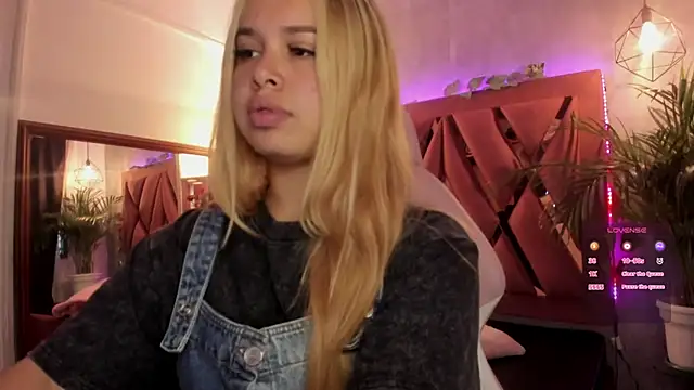 Haelycute online show from January 28, 11:17 am