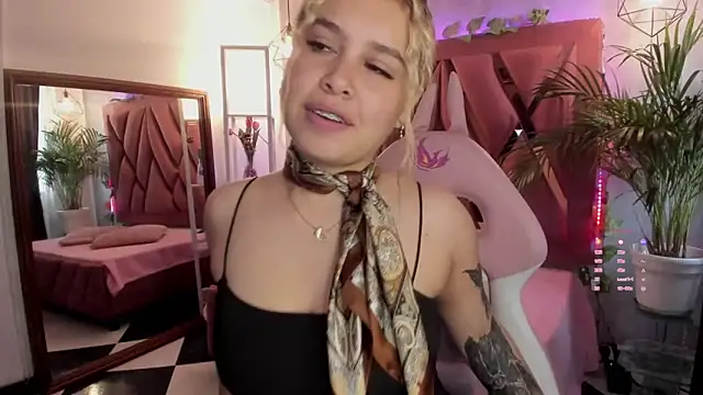 Haelycute online show from February 9, 12:19 pm