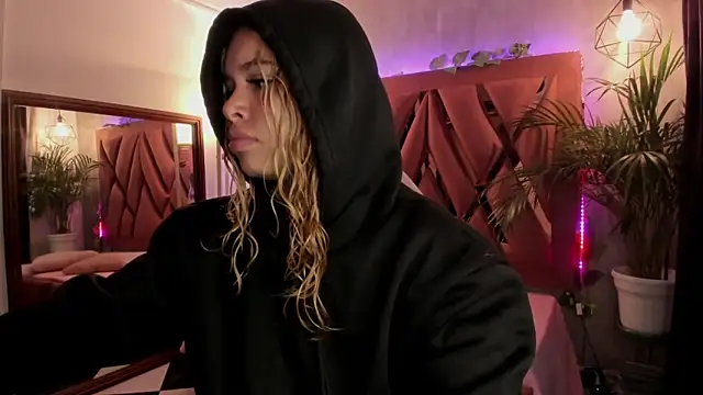 Haelycute online show from February 11, 11:21 am