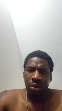 Snapshot of 007Giovani chatting on February 16, 6:48 pm 007Giovani online show from February 16, 6:48 pm