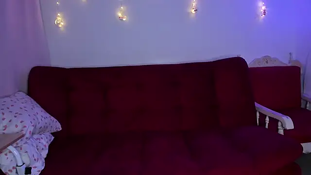 ohpetitemuse online show from December 3, 8:40 pm