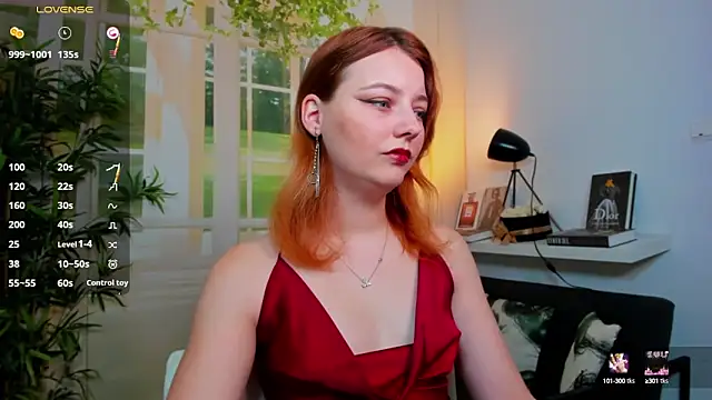 pretty little thing online show from October 13, 2:50 pm