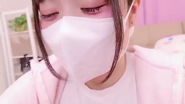 Mia--meow online show from October 28, 1:36 pm