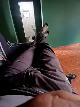 Snapshot of morenogts69 chatting on September 21, 6:42 pm morenogts69 online show from September 21, 6:42 pm