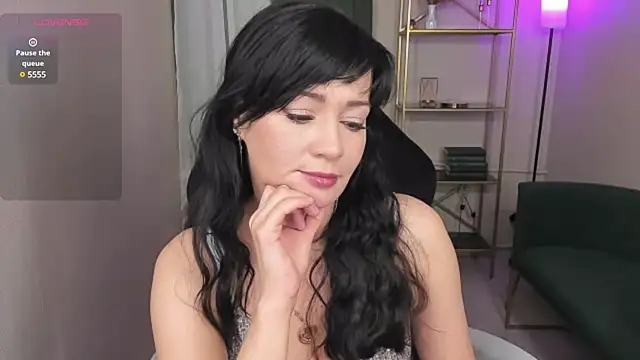 Julia  Frey online show from February 11, 8:52 pm