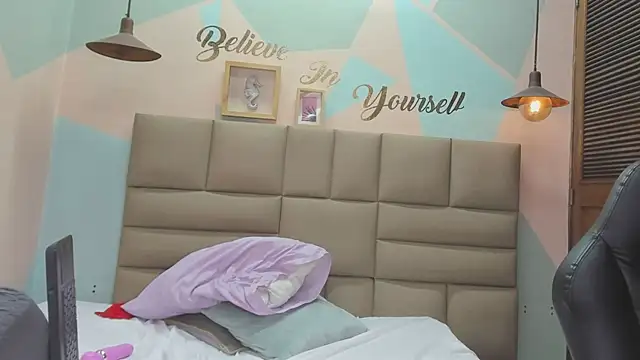 lilybaudyn  online show from March 21, 8:17 am